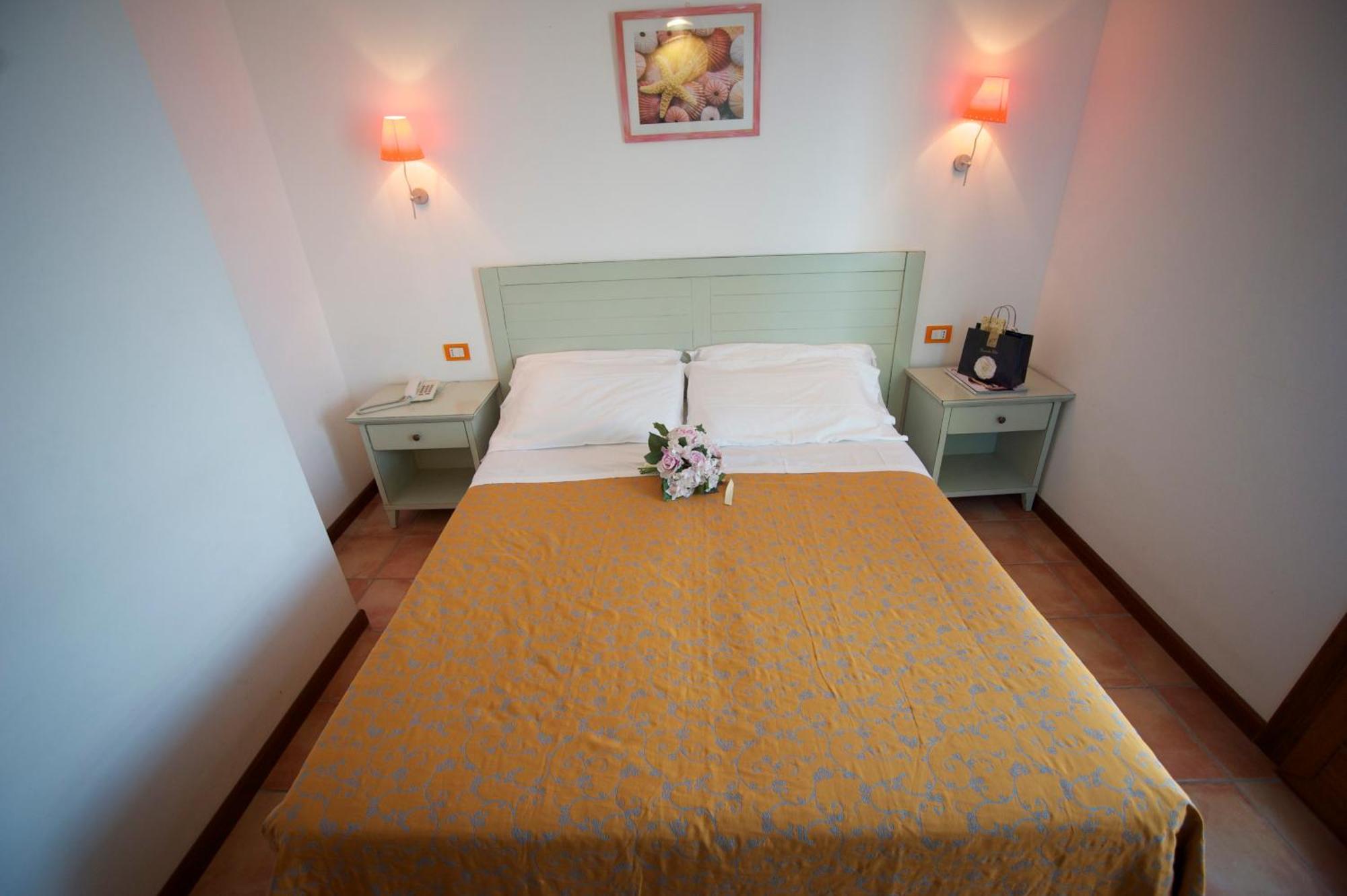 Hotel Villa Tramonto Direttamente Sul Mare San Vincenzo Buitenkant foto