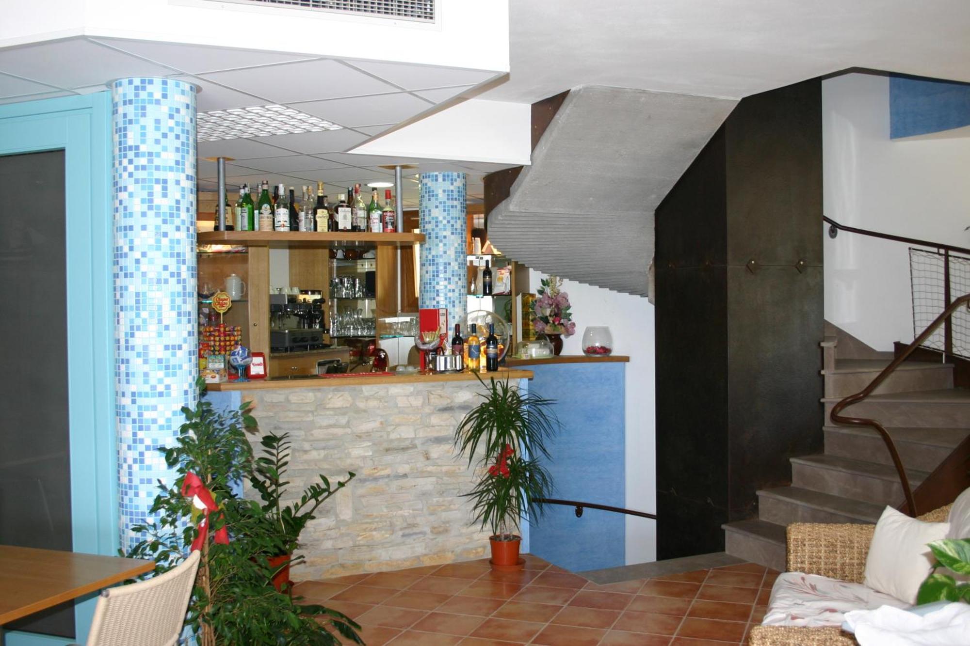 Hotel Villa Tramonto Direttamente Sul Mare San Vincenzo Buitenkant foto