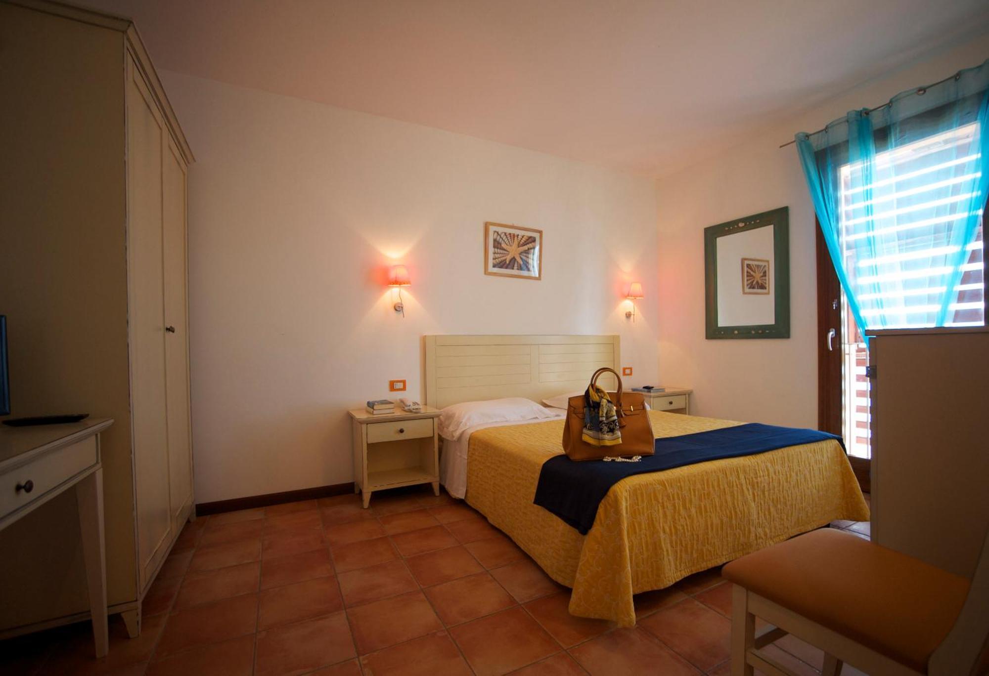 Hotel Villa Tramonto Direttamente Sul Mare San Vincenzo Buitenkant foto