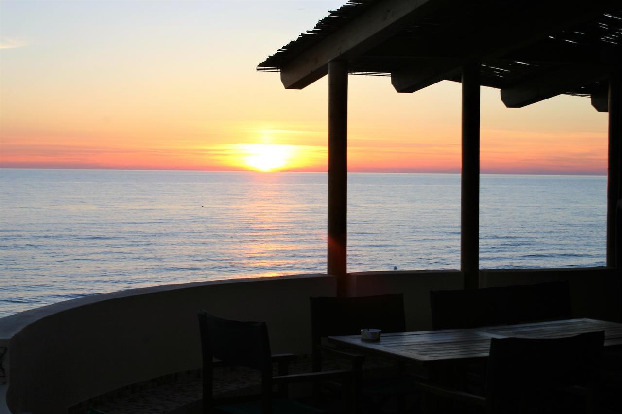 Hotel Villa Tramonto Direttamente Sul Mare San Vincenzo Buitenkant foto