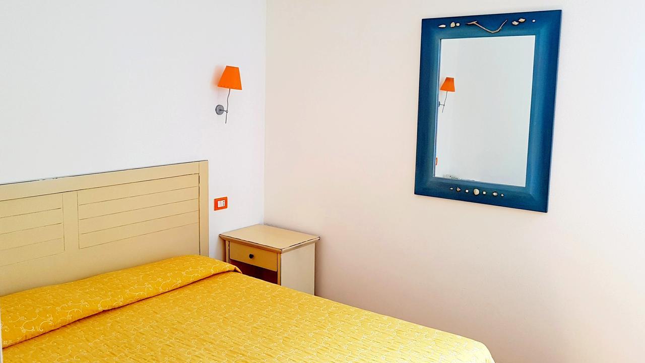Hotel Villa Tramonto Direttamente Sul Mare San Vincenzo Buitenkant foto