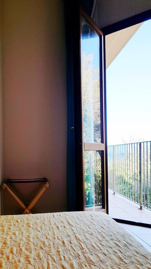 Hotel Villa Tramonto Direttamente Sul Mare San Vincenzo Buitenkant foto
