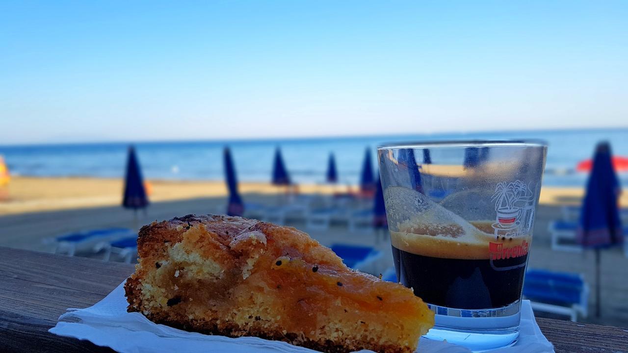 Hotel Villa Tramonto Direttamente Sul Mare San Vincenzo Buitenkant foto