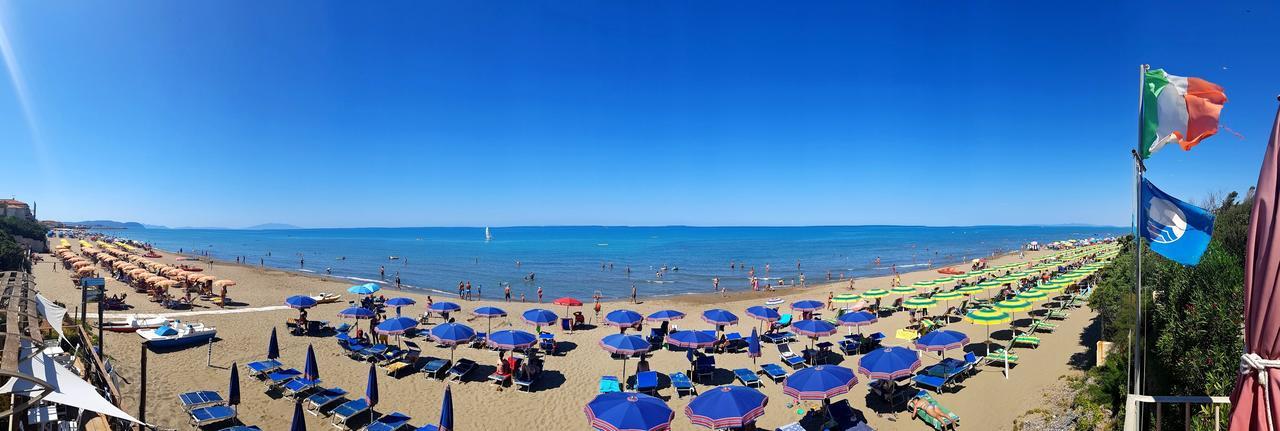 Hotel Villa Tramonto Direttamente Sul Mare San Vincenzo Buitenkant foto